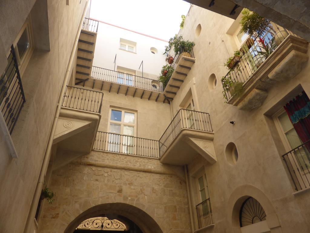 Appartamento In Palazzo Lampedusa Palermo Exterior foto