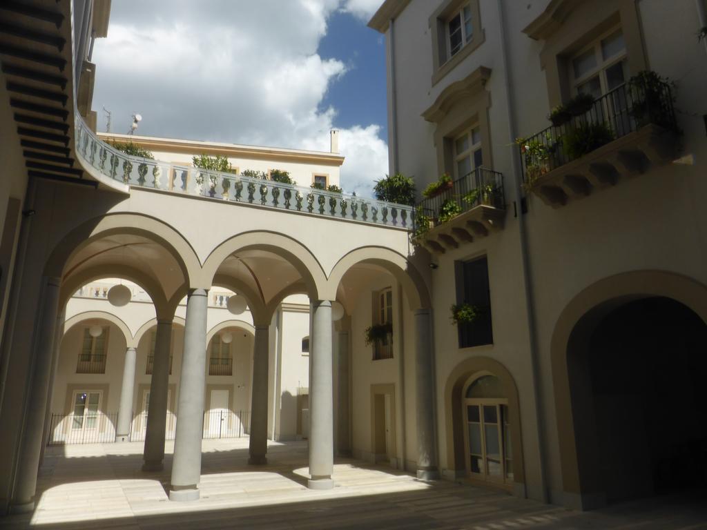 Appartamento In Palazzo Lampedusa Palermo Exterior foto