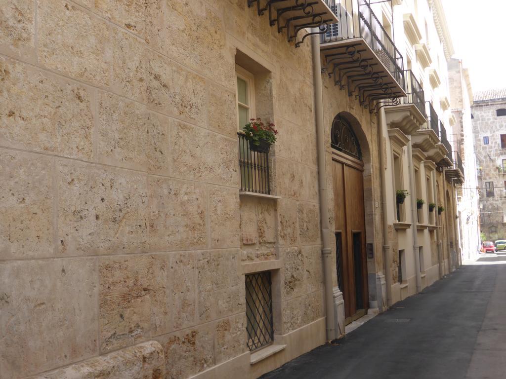 Appartamento In Palazzo Lampedusa Palermo Exterior foto