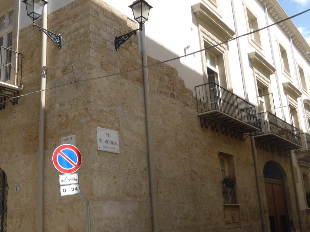 Appartamento In Palazzo Lampedusa Palermo Exterior foto
